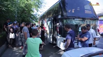 Группа детей из Дагестана поехала отдыхать в Ингушетию